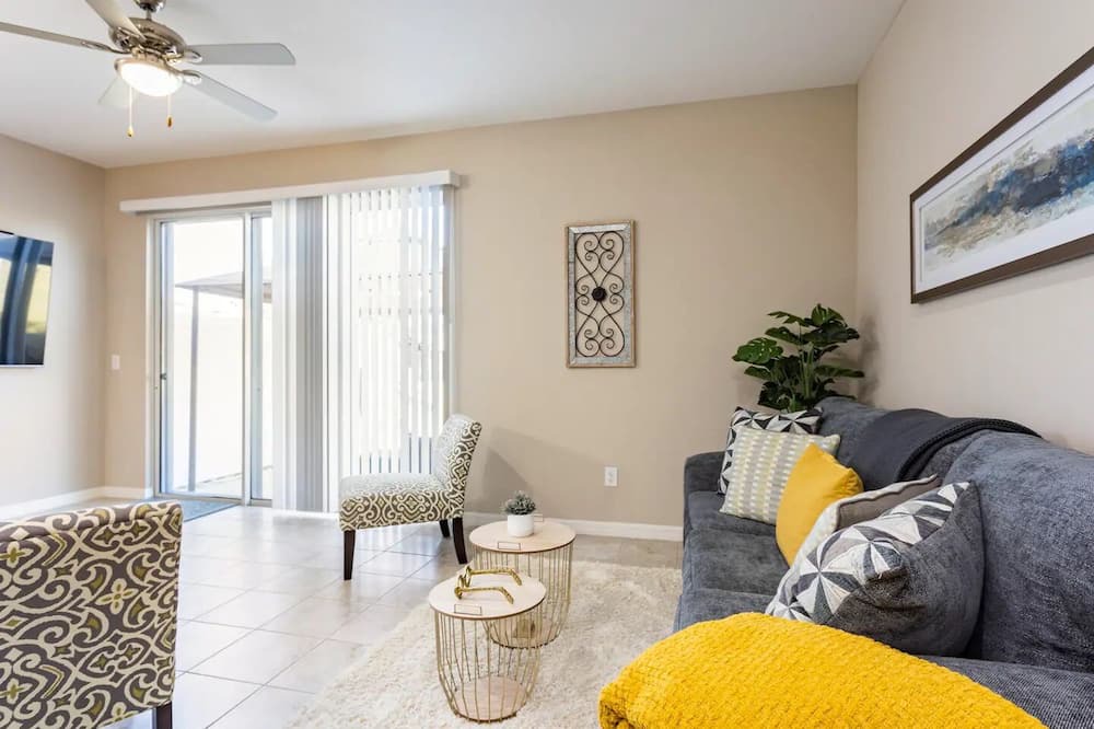 Photo of Livingroom in Riverview
