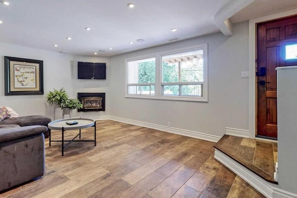 Photo of Livingroom in Whitchurch-Stouffville