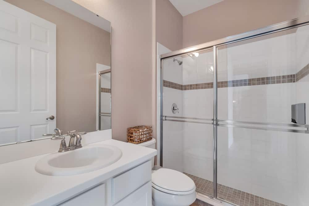Photo of Bathroom in Windermere