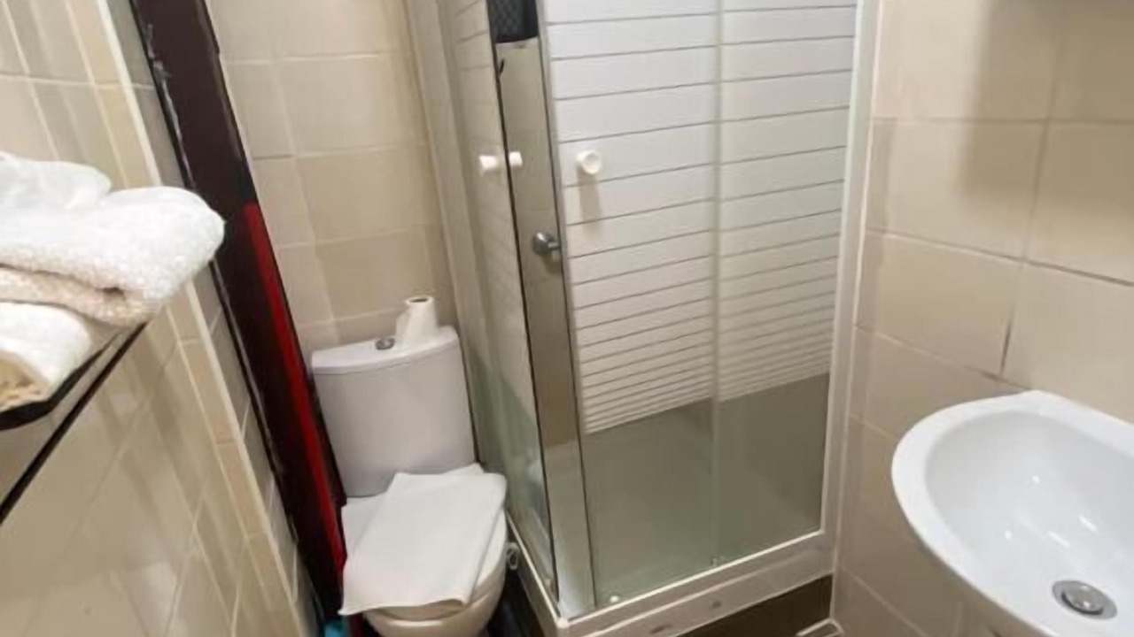 Photo of Bathroom in La Garenne-Colombes