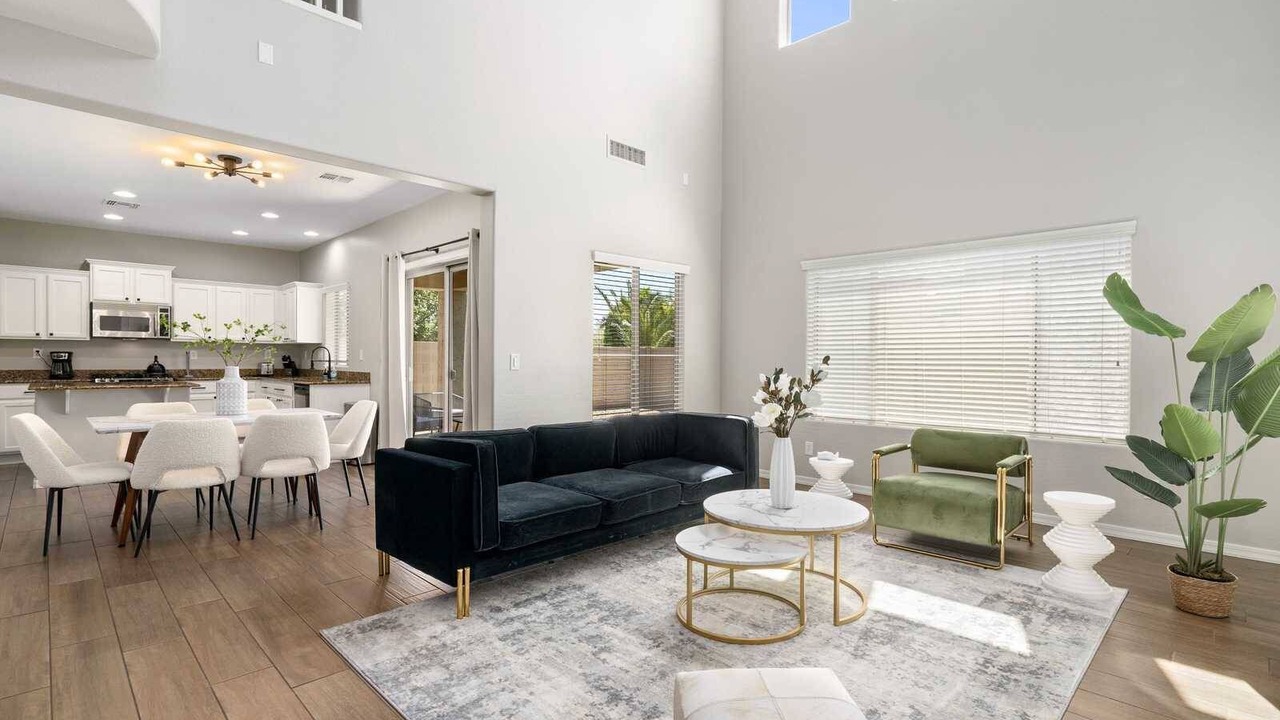 Photo of Livingroom in Desert View