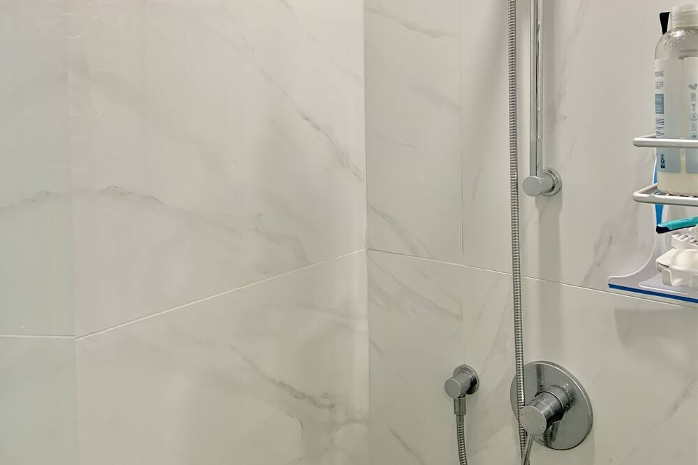 Photo of Bathroom in Dovercourt Park