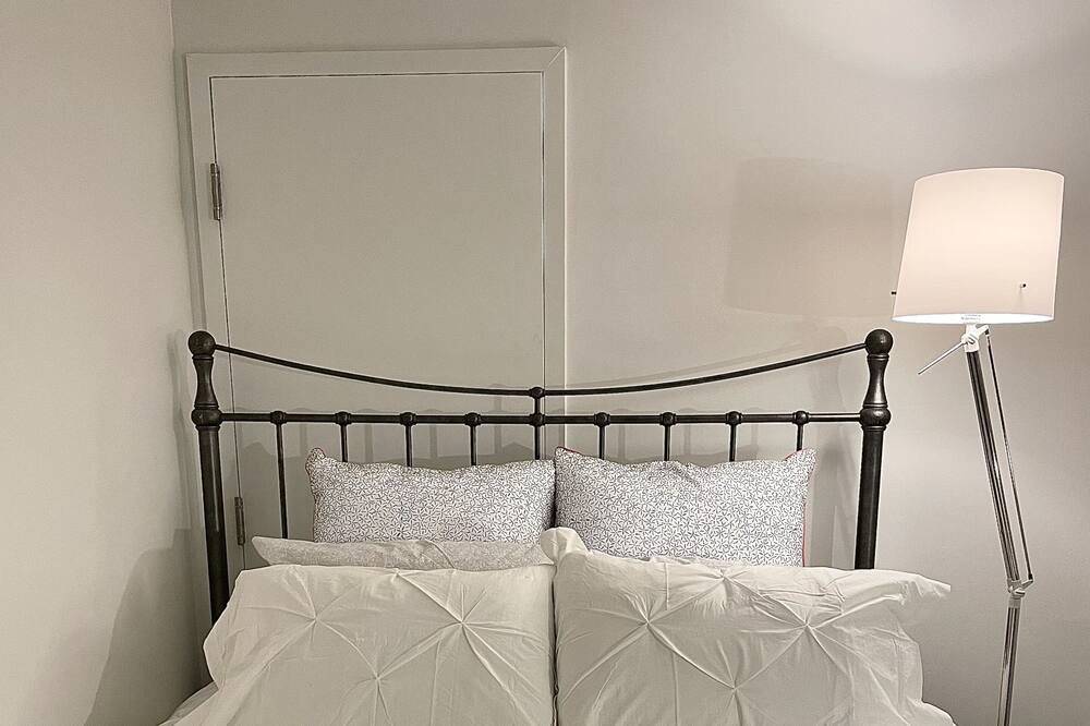 Photo of Bedroom in Dovercourt Park