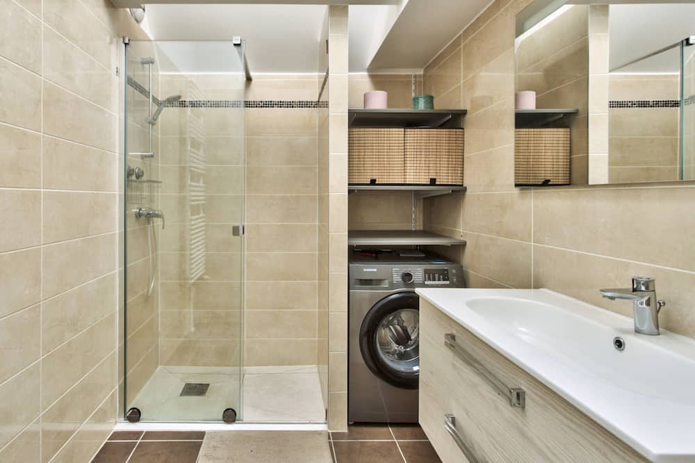 Photo of Bathroom in Saint-Fargeau