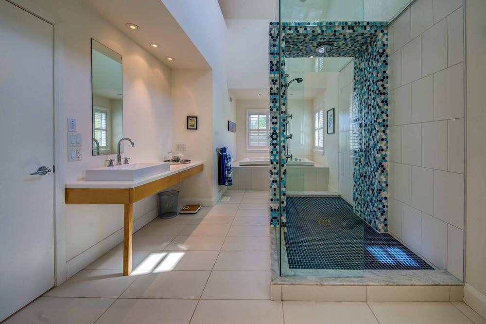 Photo of Bathroom in Creemore