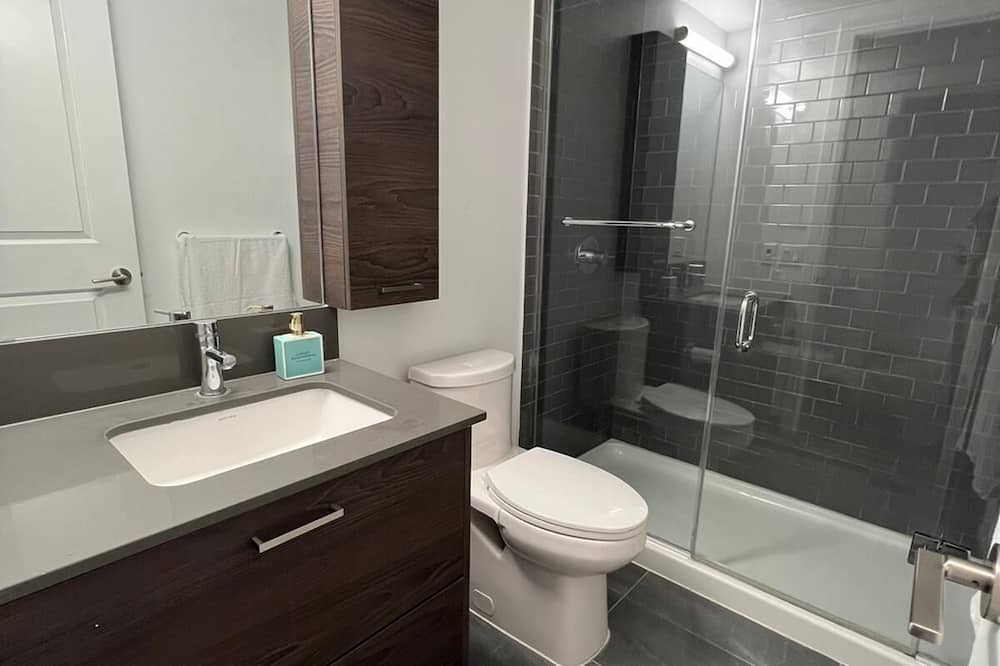 Photo of Bathroom in Little Portugal