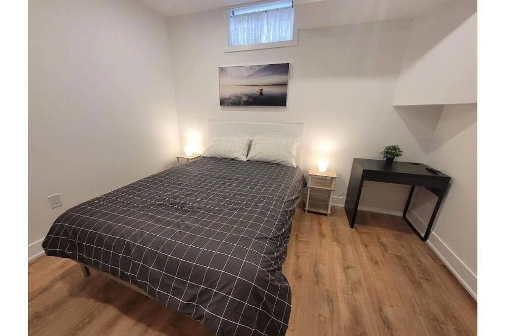 Photo of Bedroom in Lakeview