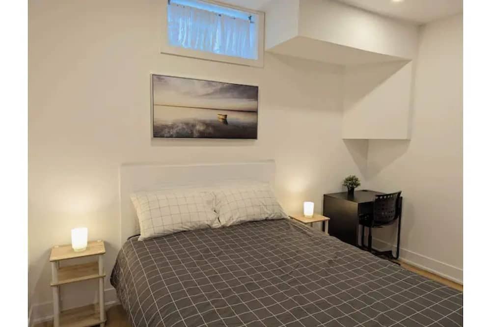 Photo of Bedroom in Lakeview