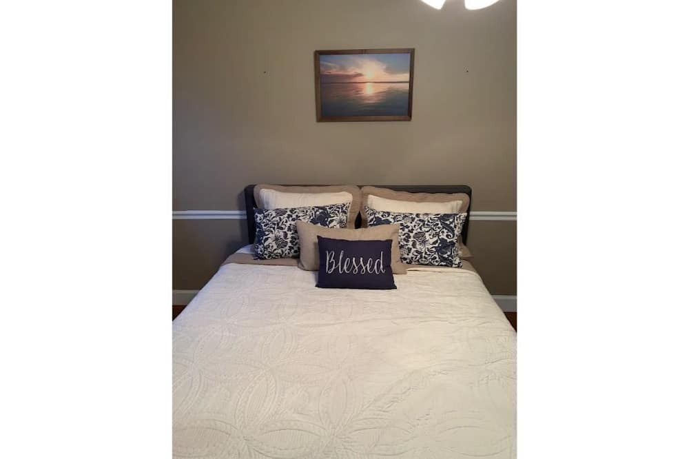 Photo of Bedroom in Titusville