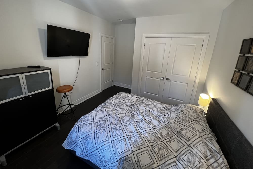 Photo of Bedroom in Aurora