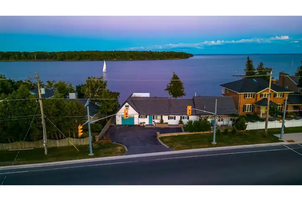 Photo of Outdoor in Loyalist