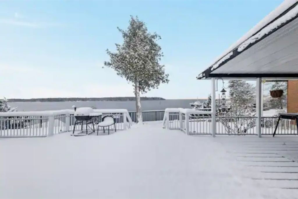 Photo of Outdoor in Loyalist