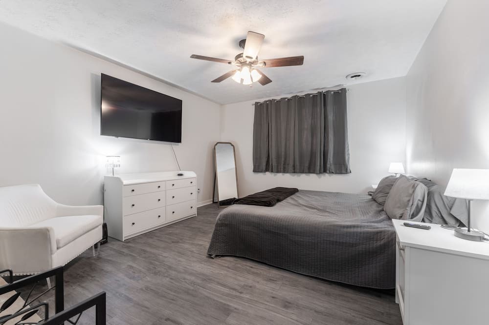 Photo of Bedroom in Woodburn