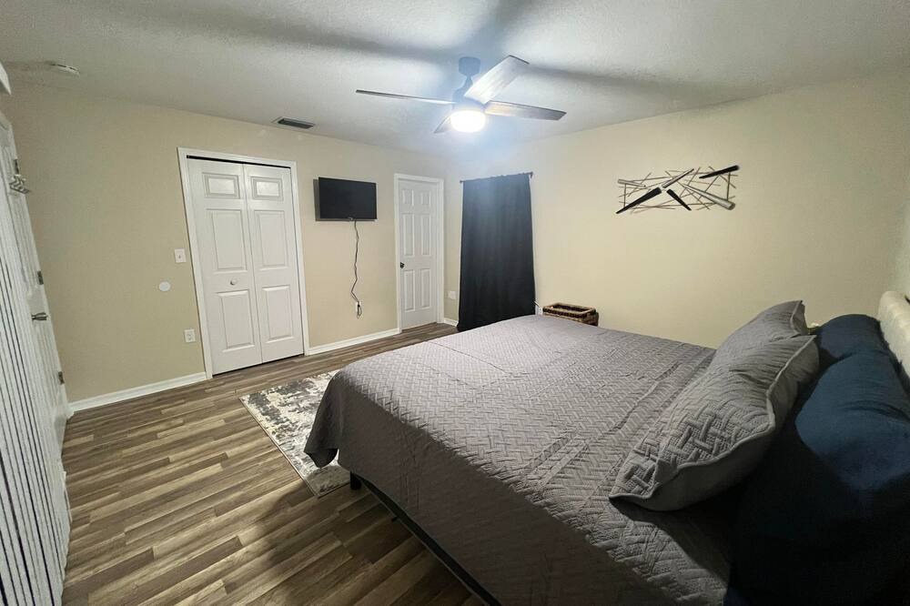 Photo of Bedroom in Poinciana