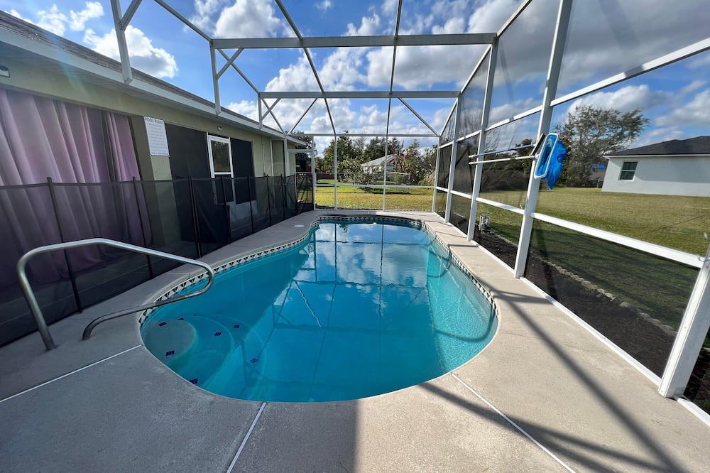 Photo of Outdoor in Poinciana