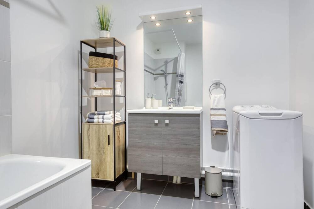 Photo of Bathroom in Pomponne
