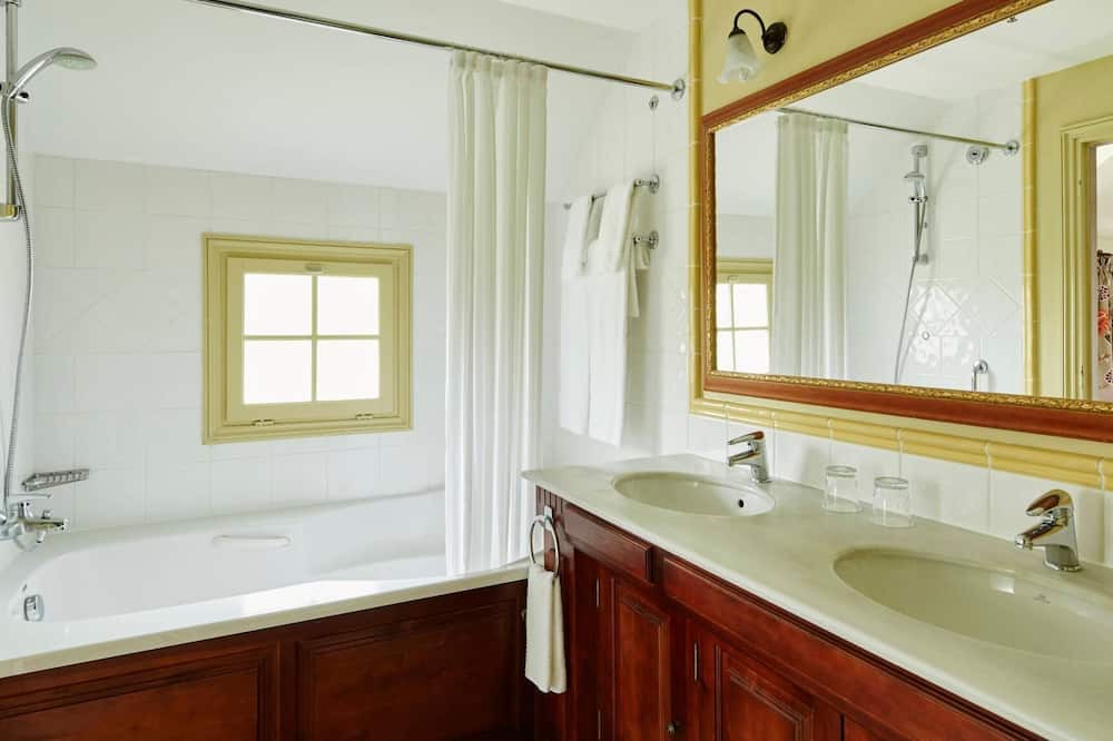 Photo of Bathroom in Bailly-Romainvilliers