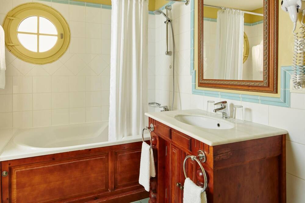 Photo of Bathroom in Bailly-Romainvilliers