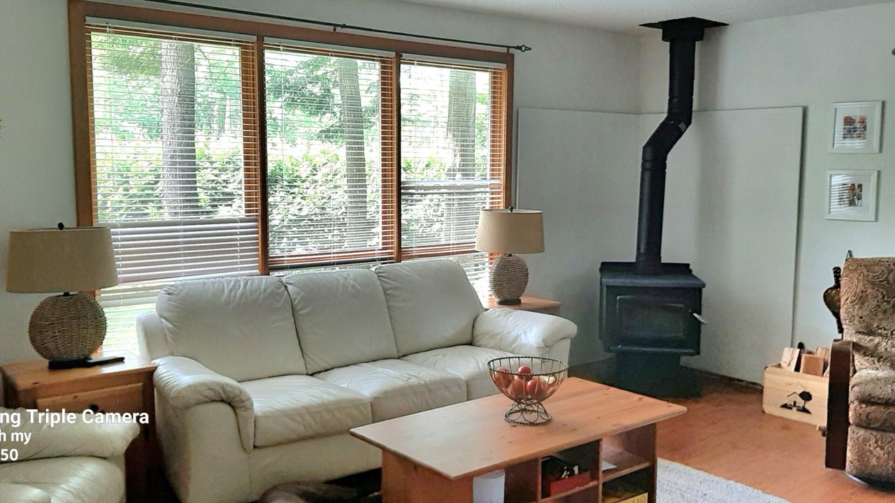 Photo of Livingroom in Point Clark