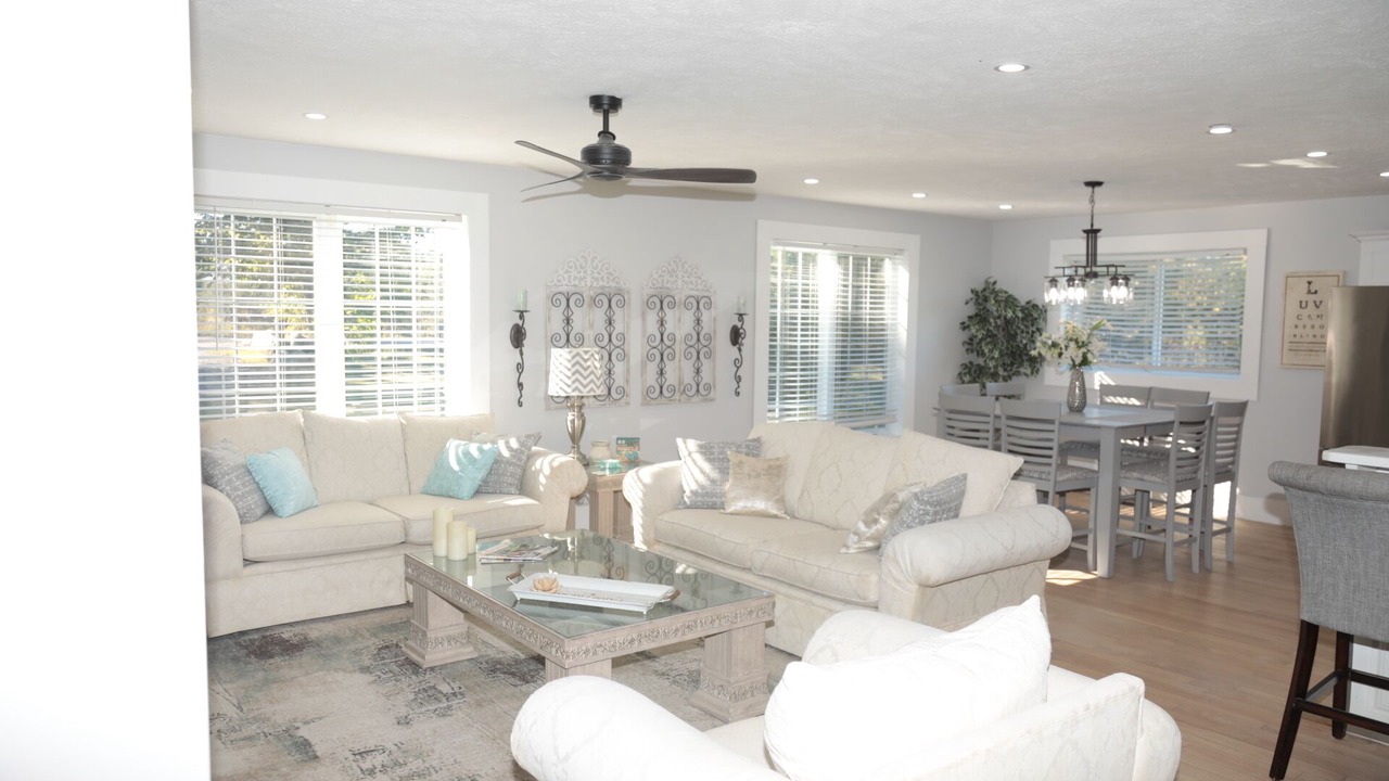 Photo of Livingroom in Chatsworth