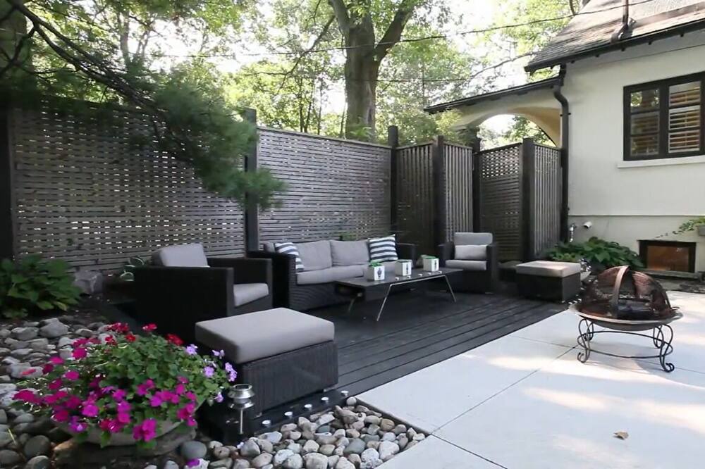 Photo of Outdoor in Mineola