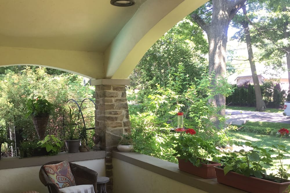 Photo of Outdoor in Mineola