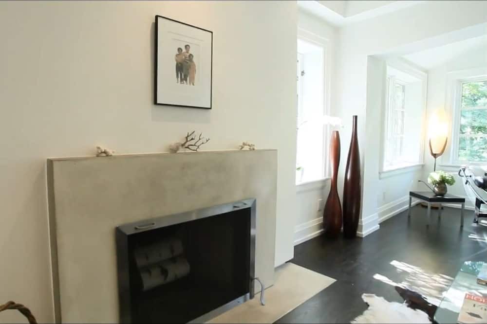Photo of Livingroom in Mineola