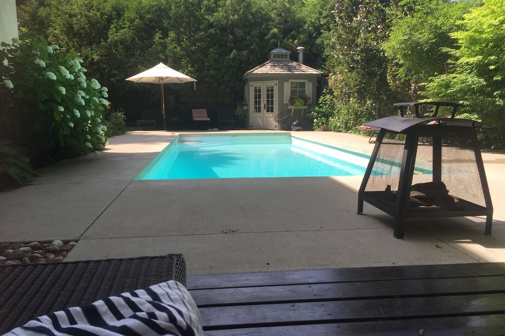Photo of Outdoor in Mineola