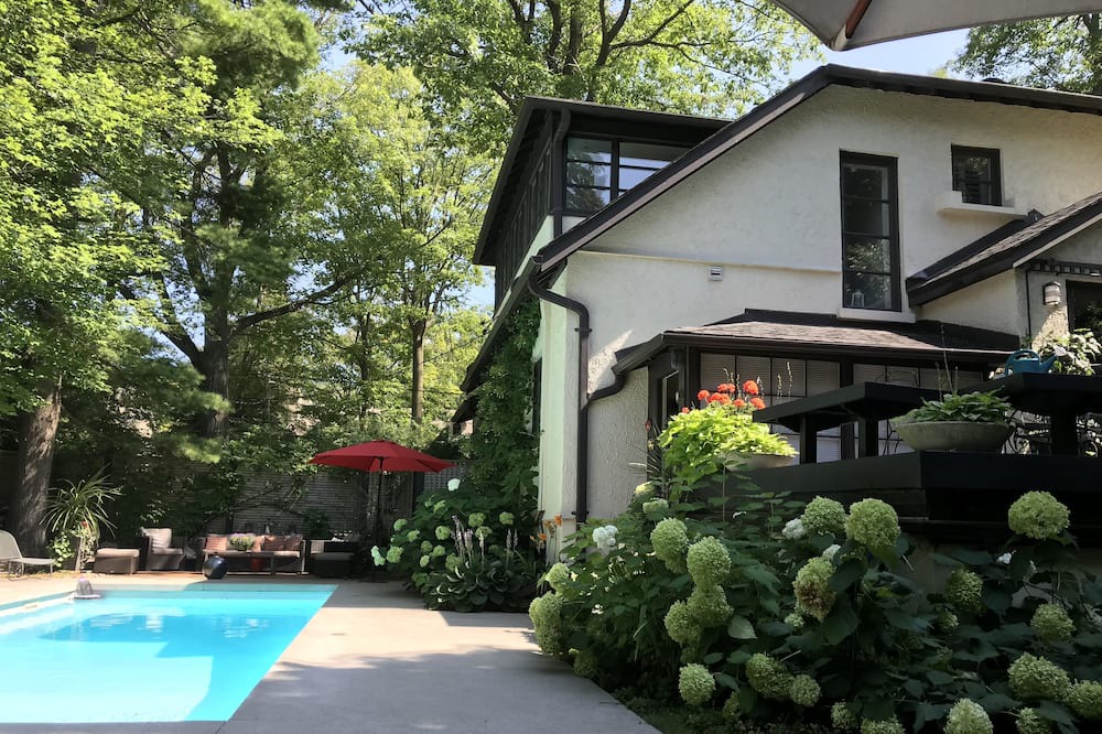 Photo of Outdoor in Mineola