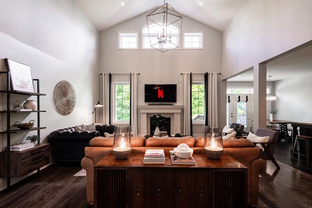 Photo of Livingroom in Mono