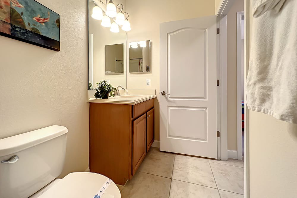 Photo of Bathroom in West Haven
