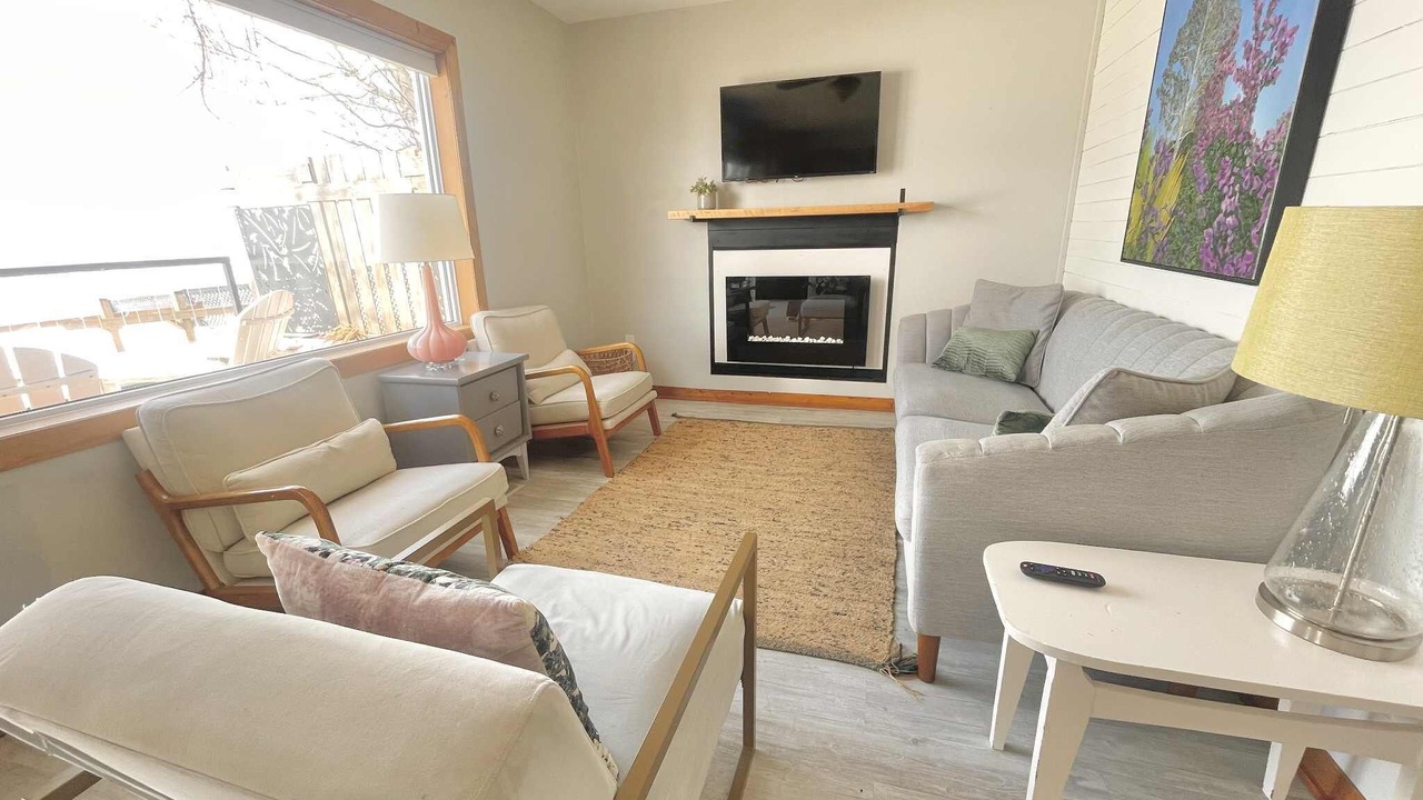 Photo of Livingroom in North Bay