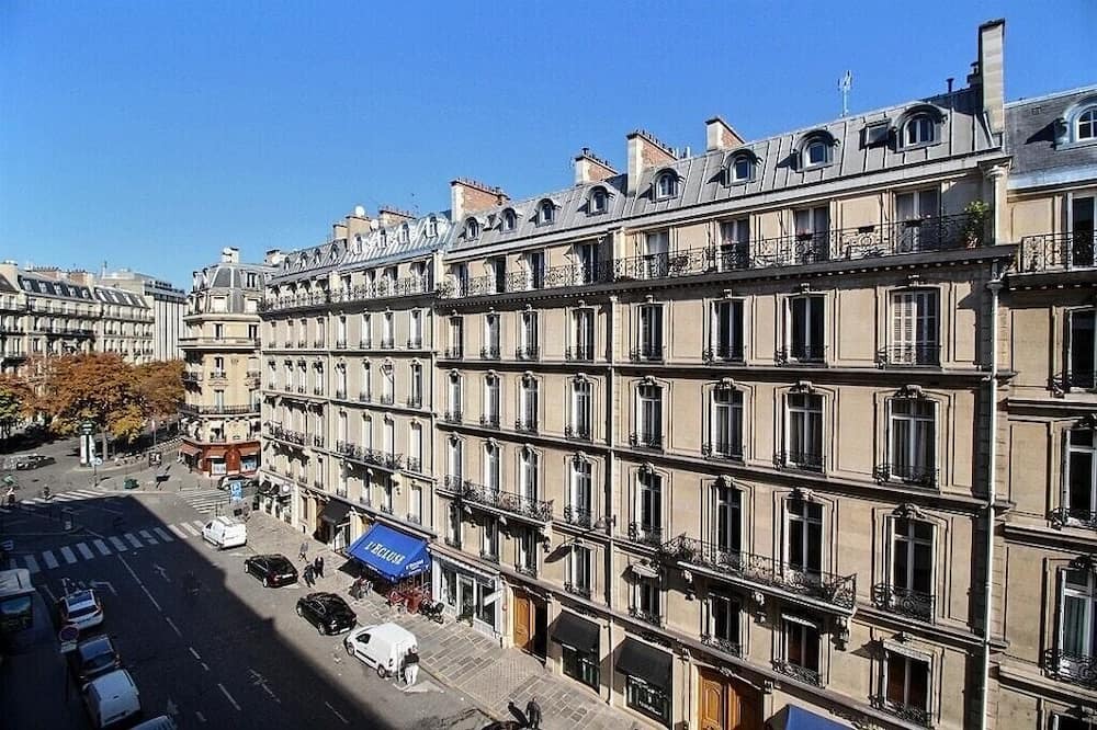 Photo of Others in Champs-Elysees