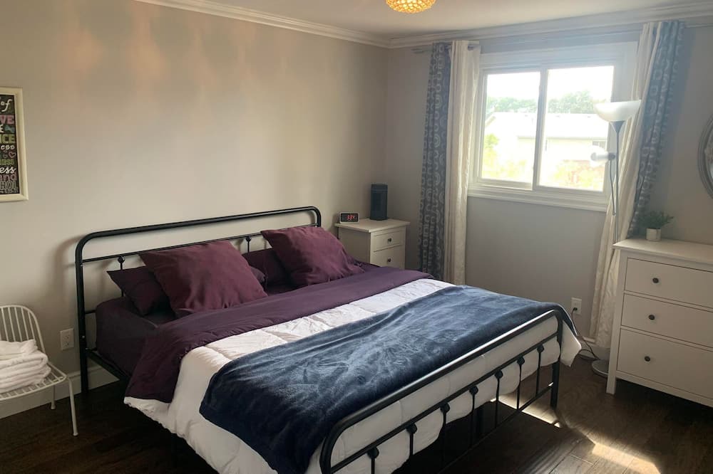 Photo of Bedroom in Amherstview