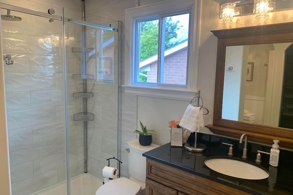 Photo of Bathroom in Amherstview