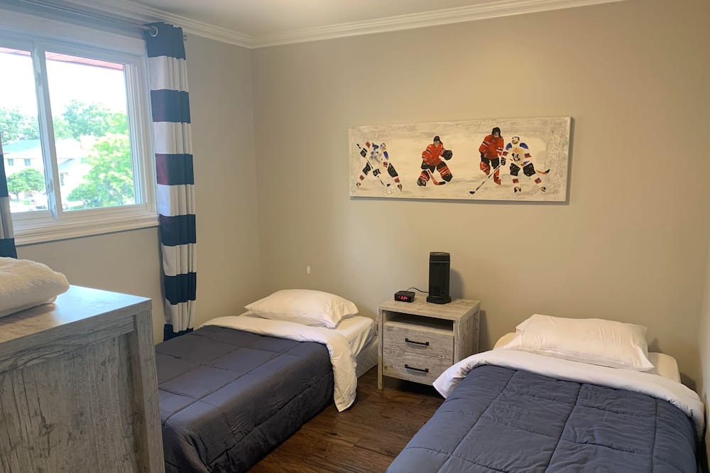 Photo of Bedroom in Amherstview
