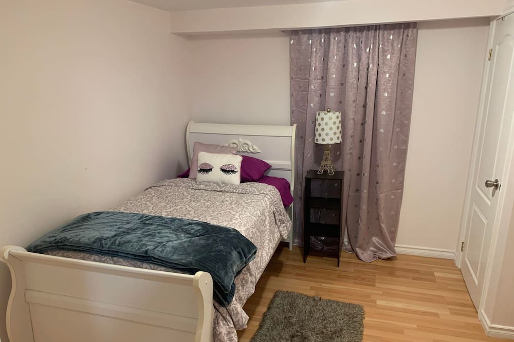 Photo of Bedroom in Amherstview