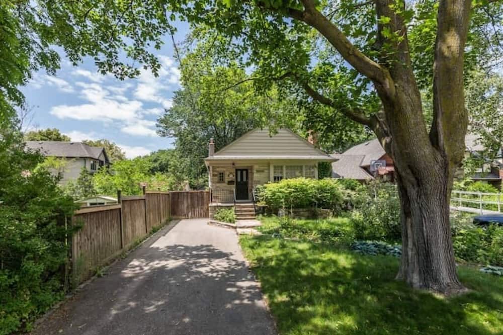 Photo of Outdoor in Sunnylea