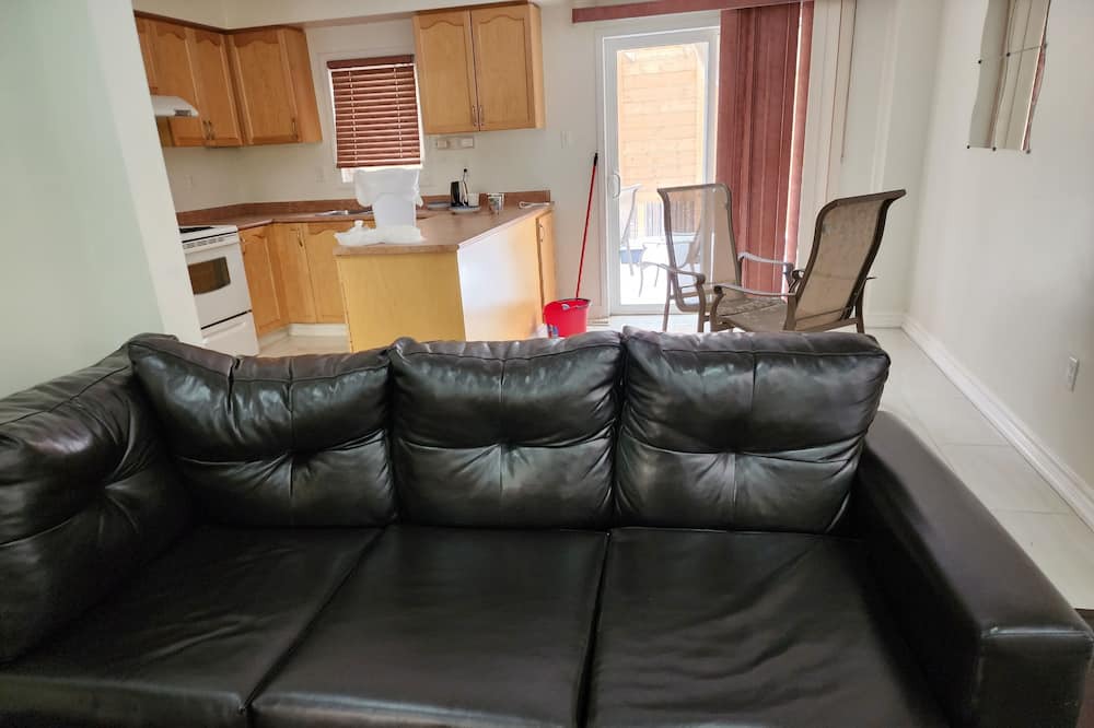 Photo of Livingroom in Markham