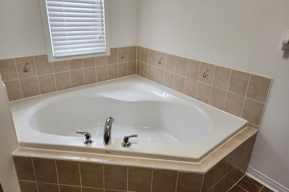 Photo of Bathroom in Markham