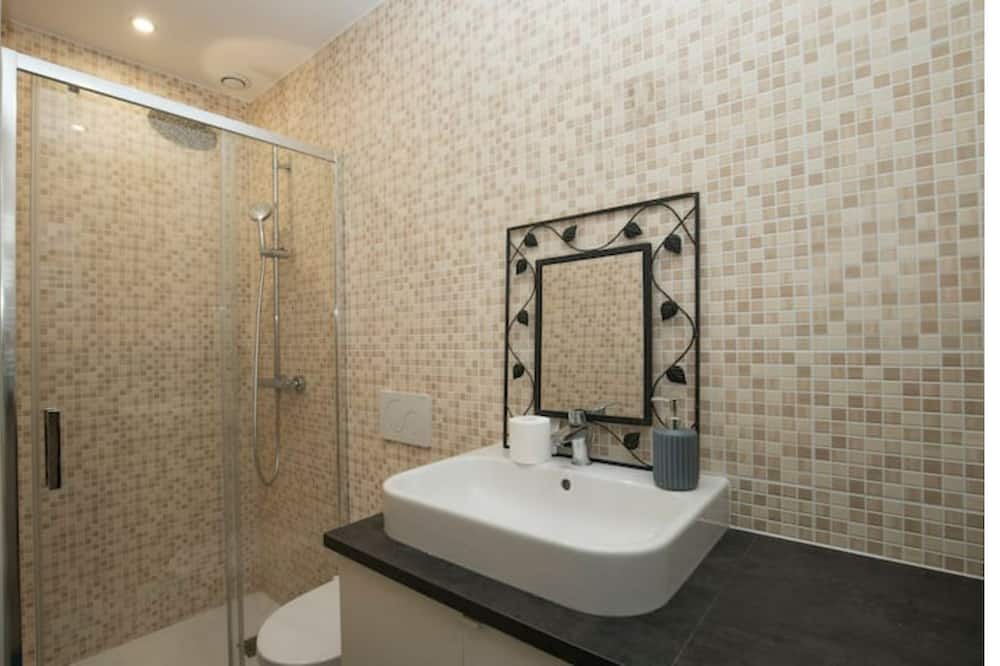 Photo of Bathroom in Pantin