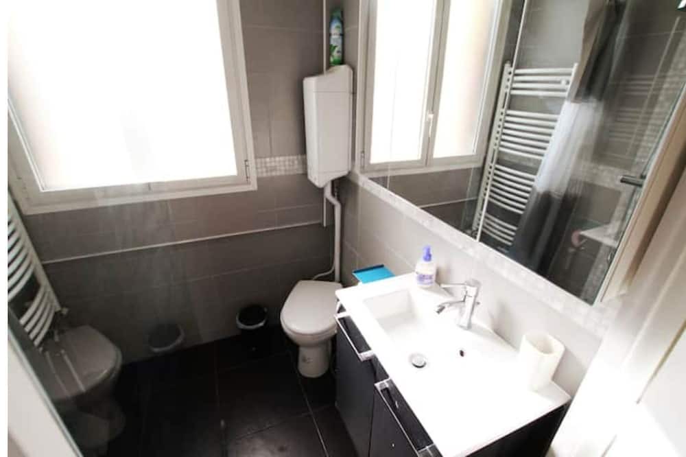 Photo of Bathroom in Pantin