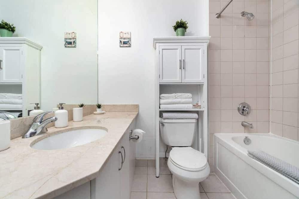 Photo of Bathroom in Fort York