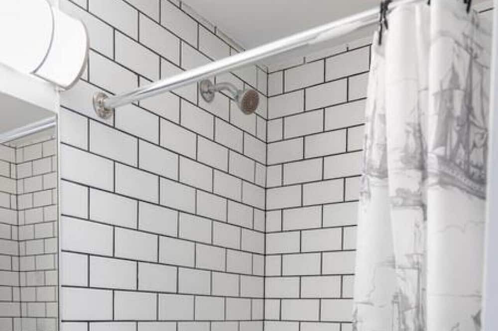 Photo of Bathroom in Cabbagetown South