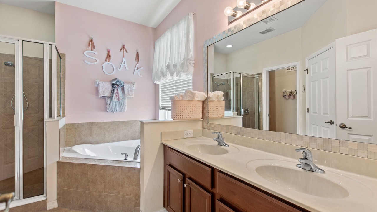 Photo of Bathroom in Watersong