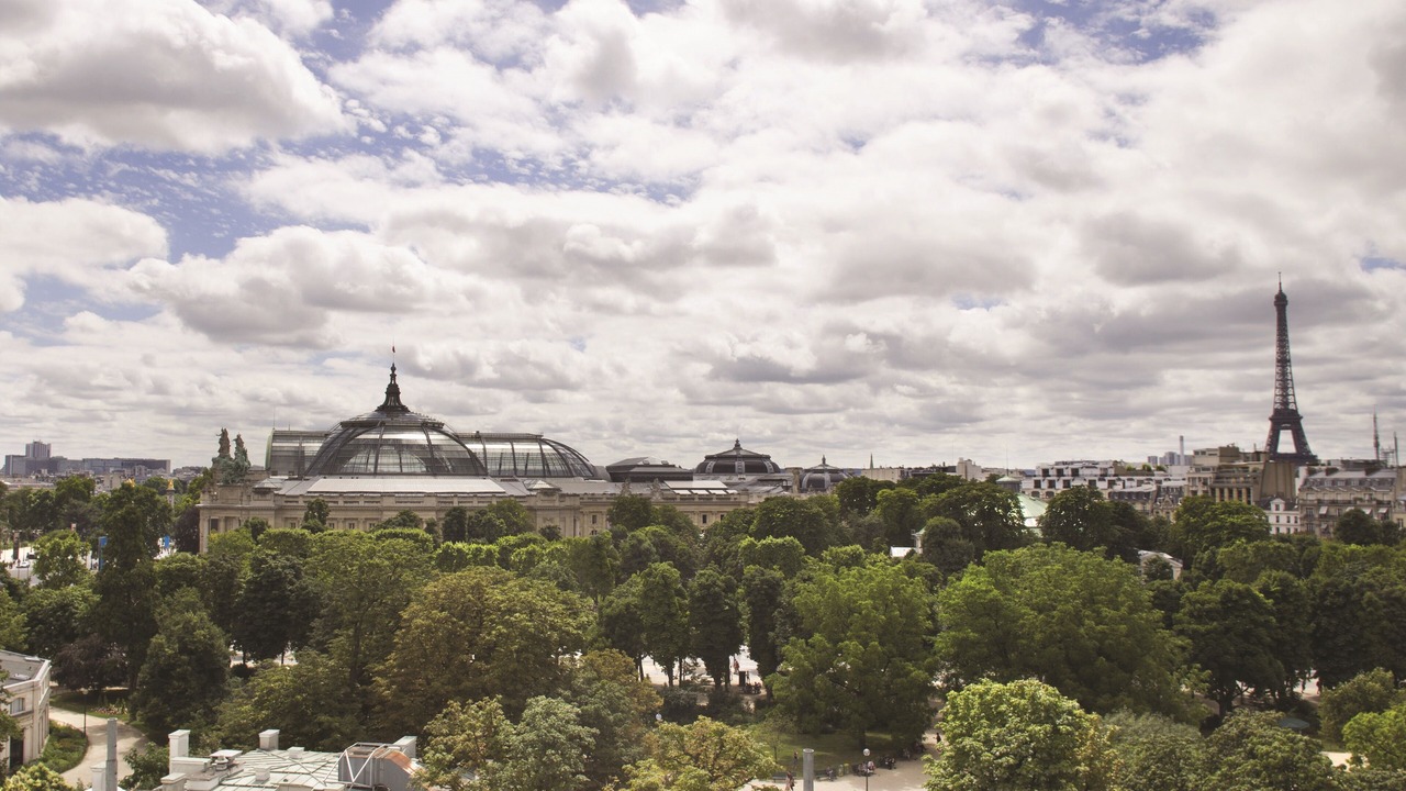 Photo of Bedroom in 8th Arrondissement