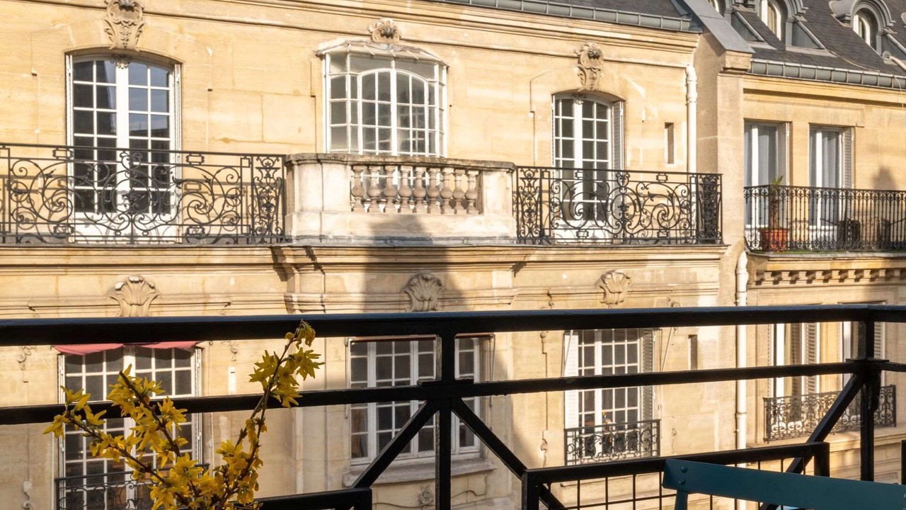 Photo of Bedroom in 8th Arrondissement