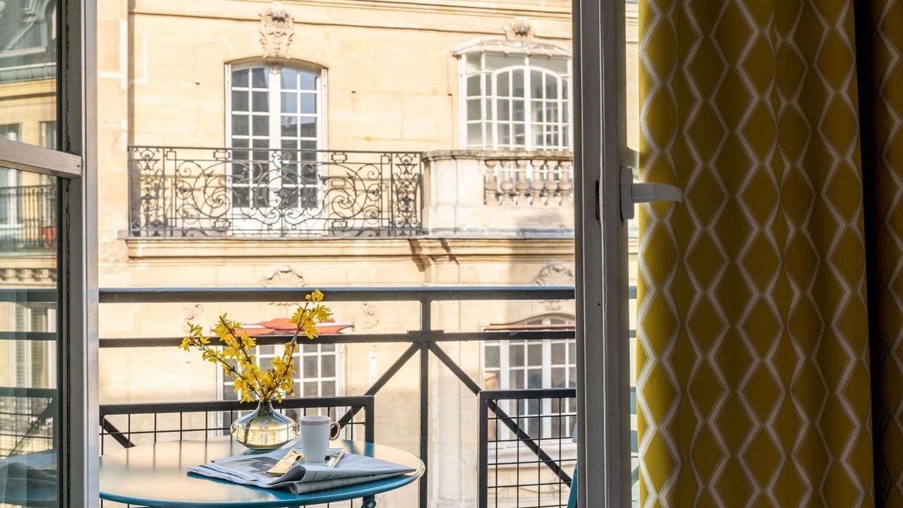 Photo of Bedroom in 8th Arrondissement