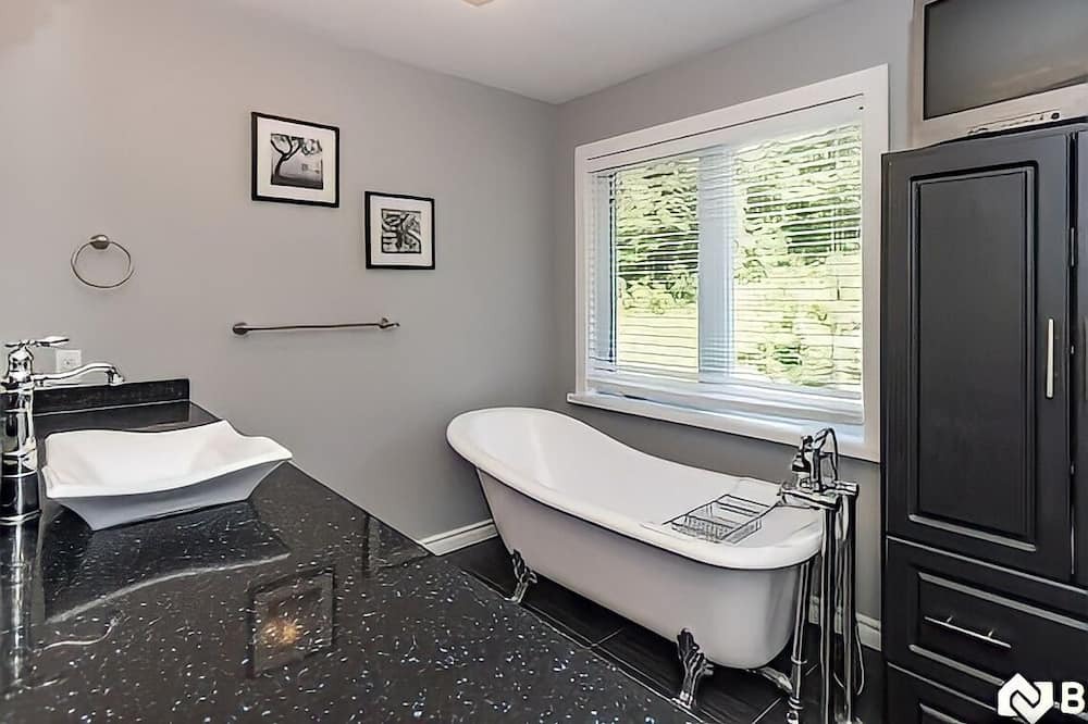 Photo of Bathroom in Katrine