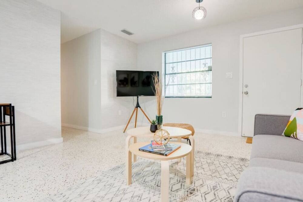 Photo of Livingroom in East Little Havana